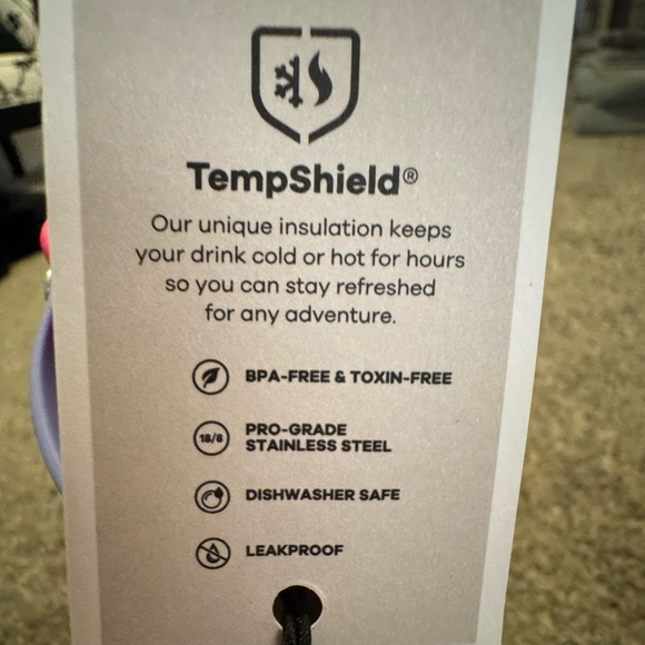 Hydro Flask Limited Edition Water Bottle in Sugarplum 32 Oz. NWT - Picture 6 of 8